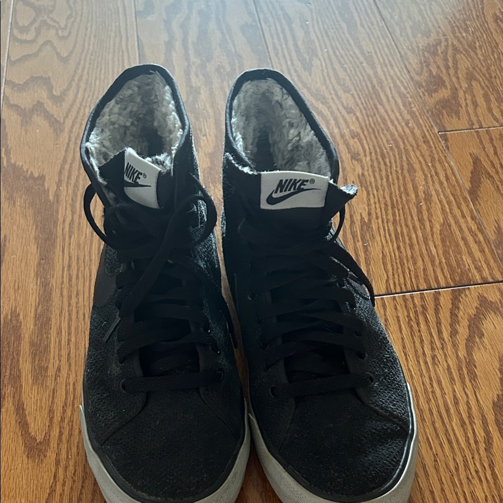 Nike Women's Black and Gray High-Top Sneakers with fur lining
